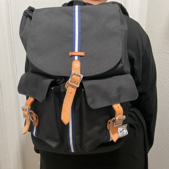 Herschel Dawson Backpack in Black (Gently Used) - Picture 10 of 10